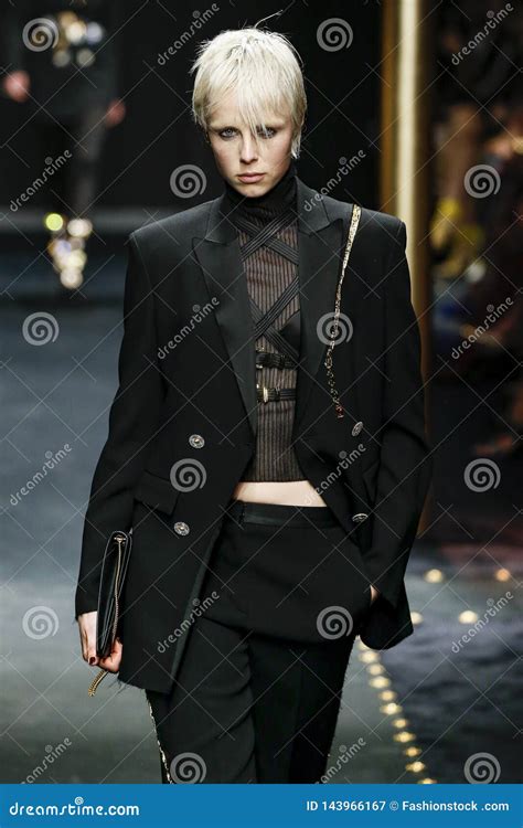 edie campbell versace|Versace’s Supermodel.